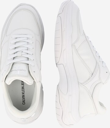 Calvin Klein Jeans - Zapatillas deportivas bajas en blanco