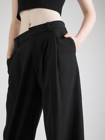 Wide leg Pantaloni con piega frontale 'Camille' di Won Hundred in nero