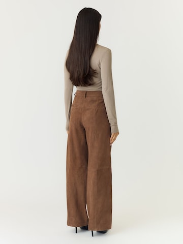 YAS Loosefit Broek 'YASLeura' in Bruin