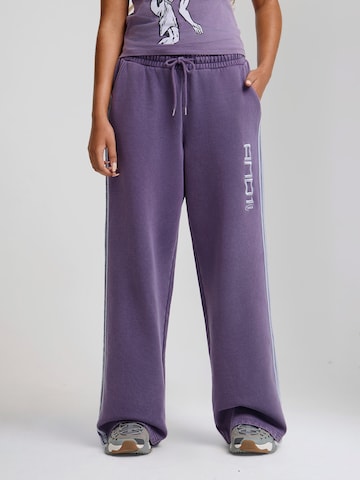 regular Pantaloni di AND1 in lilla