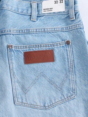 WRANGLER - Tapered Vaquero 'RIVER Light & Soft Denim' en azul
