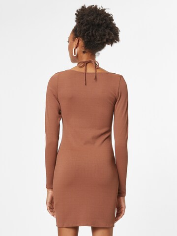 Monki Kleid in Braun