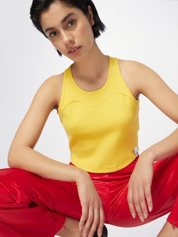 Top sportivo 'Lounge Rib' di ADIDAS SPORTSWEAR in giallo