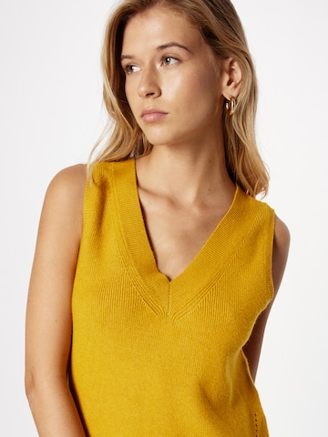 VILA Knitted Vest 'Ril' in Yellow