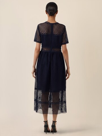 APART Kleid in Blau