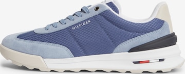 zils TOMMY HILFIGER Zemie brīvā laika apavi 'Retro Runner': no priekšpuses