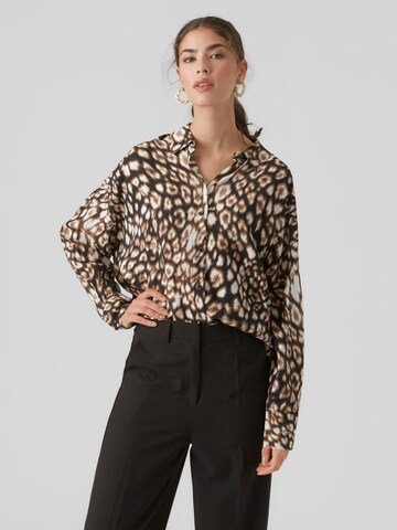 Camicia da donna 'Josie Rika' di VERO MODA in marrone: frontale