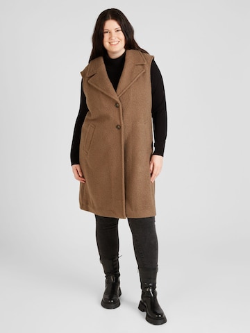 Gilet 'SALLY' di Vero Moda Curve in marrone