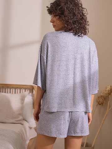 Next Pyjamashortsit värissä harmaa