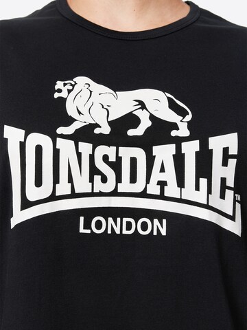 T-Shirt ' CLOPTON ' LONSDALE en noir