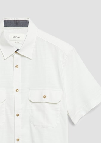 Coupe regular Chemise s.Oliver en blanc