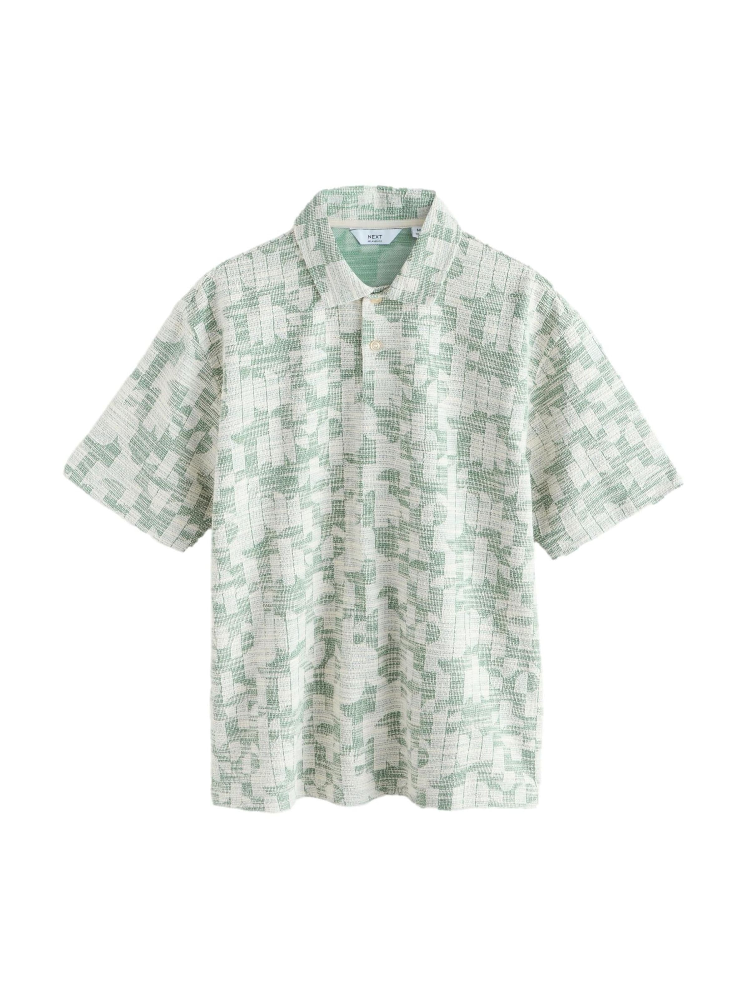 Tricou de la Next pe verde: față