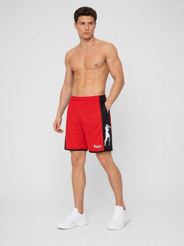 Boxeur des Rues - regular Pantalón deportivo 'Herren Sportshorts Boxeur des Rues, Rot und Schwarz, Boxer-Print' en rojo