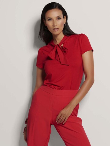 T-shirt MADELEINE en rouge : devant