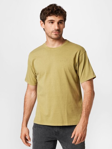 LEVI'S ® T-Shirt 'Red Tab' in Grün: predná strana