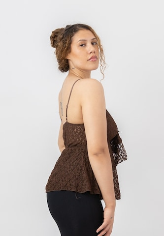 Haut Elara en marron