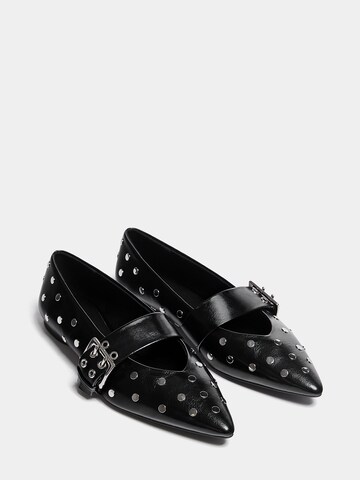 Pull&Bear Ballet Flats with Strap in Black