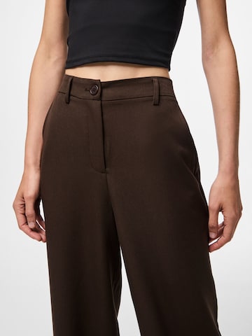 Wide Leg Pantalon 'PCKamil' PIECES en marron