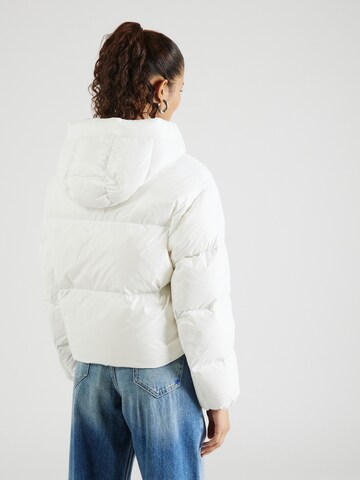 Duvetica Between-Season Jacket 'BELLATRIX' in White