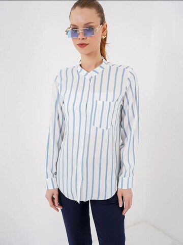 Bigdart Blouse in Blauw: voorkant