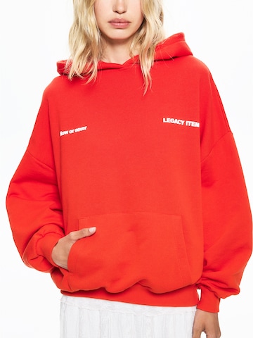 Felpa di Pull&Bear in rosso