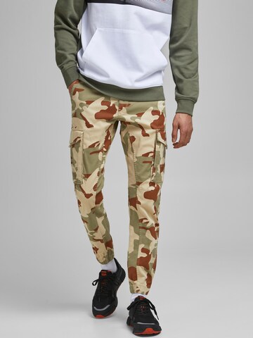 Coupe slim Pantalon cargo JACK & JONES en beige : devant