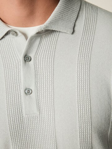 Next Pullover i grå