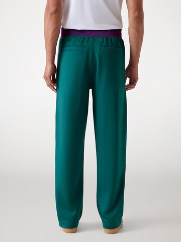 GUESS Loosefit Hose 'Scuba' in Grün