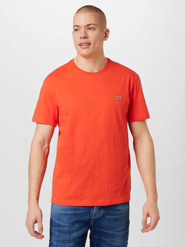 Coupe regular T-Shirt LACOSTE en rouge : devant