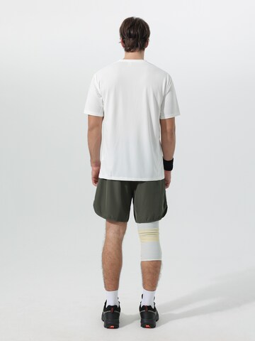 YOUTHUP Performance Shirt 'Feuchttrans' in White