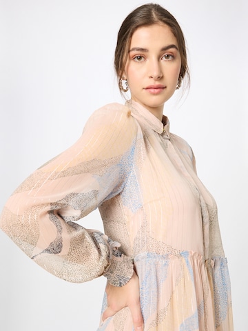 Robe-chemise 'NUALICE' NÜMPH en beige