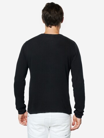 Pulover de la KOROSHI pe negru