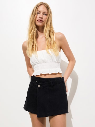 Pull&Bear Štandardný strih Džínsy - Čierna
