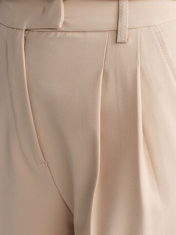 Dilvin Wide leg Pants in Beige