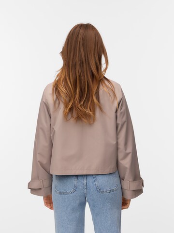VERO MODA Välikausitakki värissä harmaa