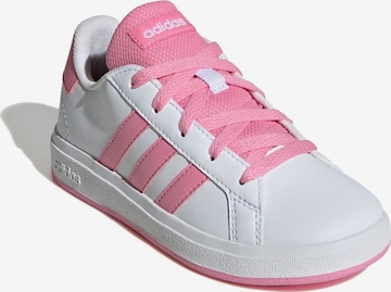 ADIDAS SPORTSWEAR Sneaker 'GRAND COURT 2.0' in Weiß: Vorderseite