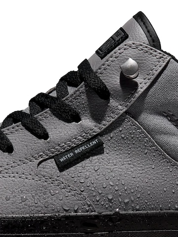 Baskets hautes CONVERSE en gris