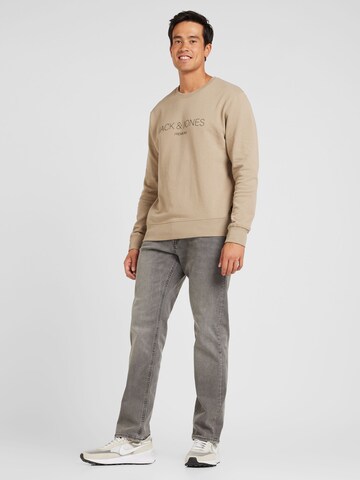 Sweat-shirt 'JPRBLAJARED' JACK & JONES en gris