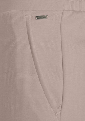 LASCANA Regular Cargo trousers in Beige