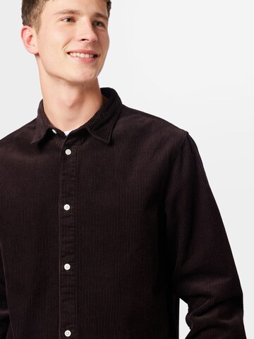 WEEKDAY Regular fit Button Up Shirt in Brown