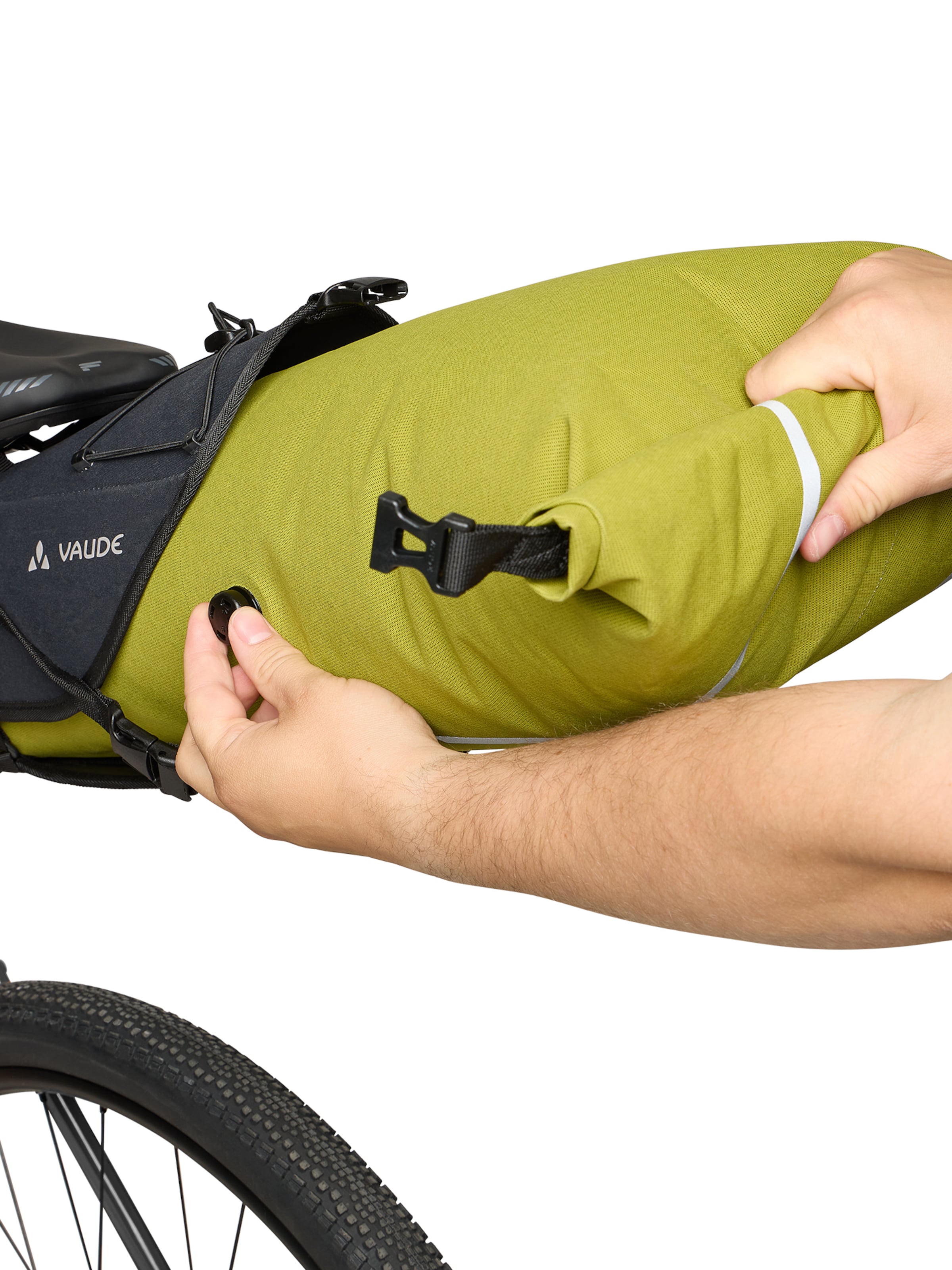 VAUDE Sports bag 'Trailsaddle Cage' in Green