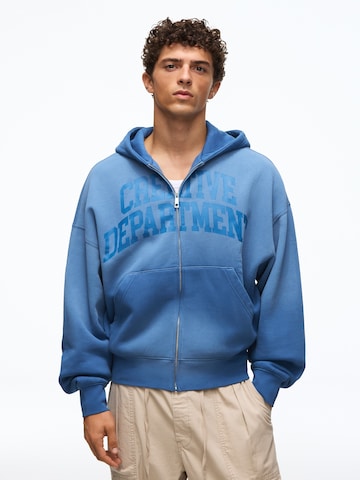 Bershka Tepláková bunda - Modrá: predná strana