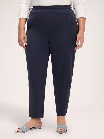 Fiorella Rubino - regular Pantalón en azul