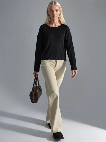 Busem Sweater in Black