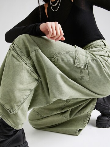 TOPSHOP Wide leg Cargo Jeans in Green