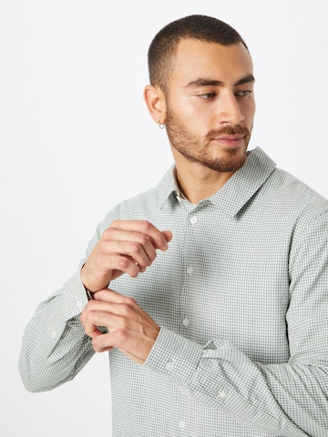 ABOUT YOU Regular fit Button Up Shirt 'Quentin' in Green
