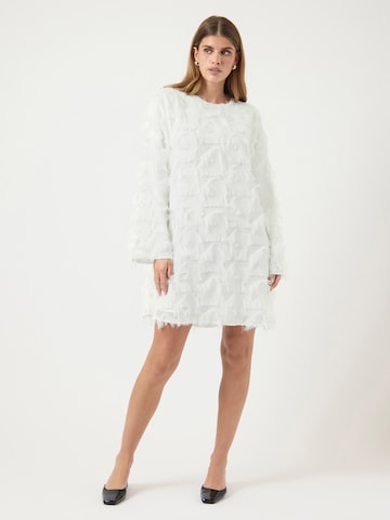 YAS Φόρεμα κοκτέιλ 'YASDIO' σε λευκό