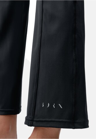 Born Living Yoga Flared Sporthose 'Maeva' in Schwarz