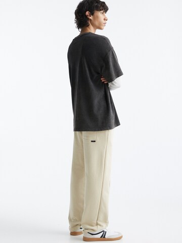 Pull&Bear Regular Trousers in Beige