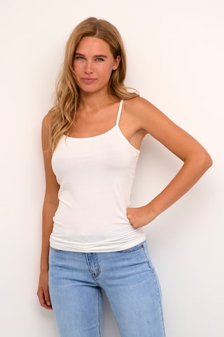 Kaffe Top in White: front